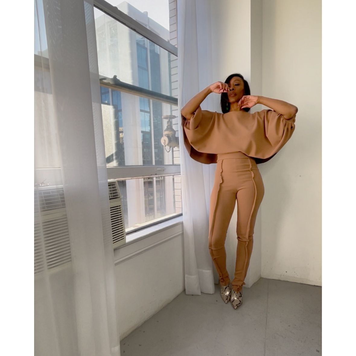 She’s sleek leggings