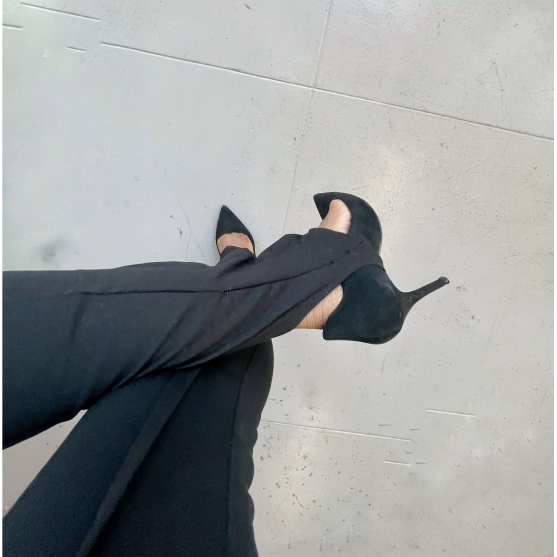 She’s sleek leggings